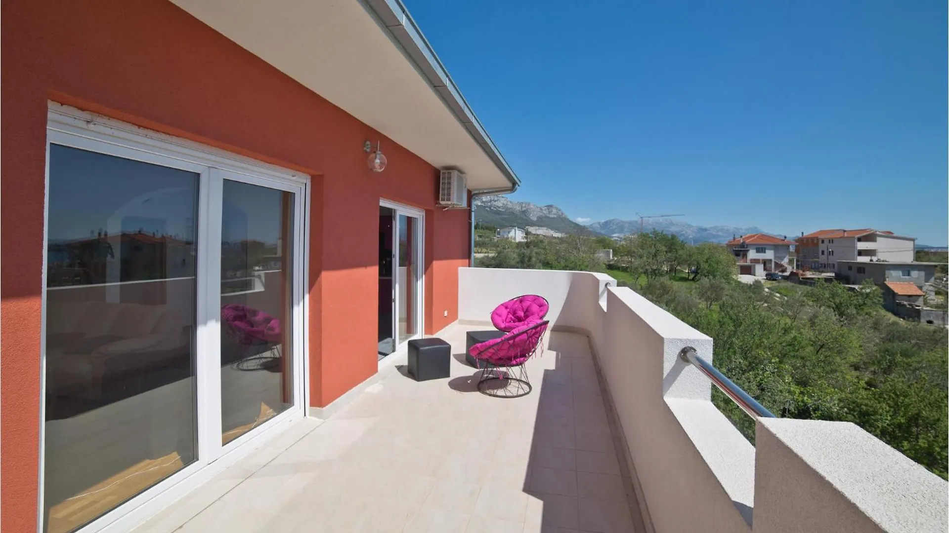 2 Bedroom Lovely Apartment In Kastel Gomilica Kastela Croatia