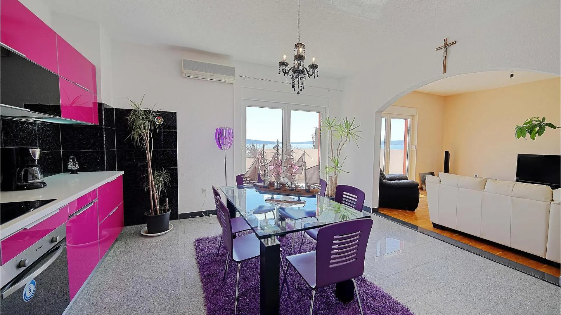 2 Bedroom Lovely Apartment In Kastel Gomilica Kastela